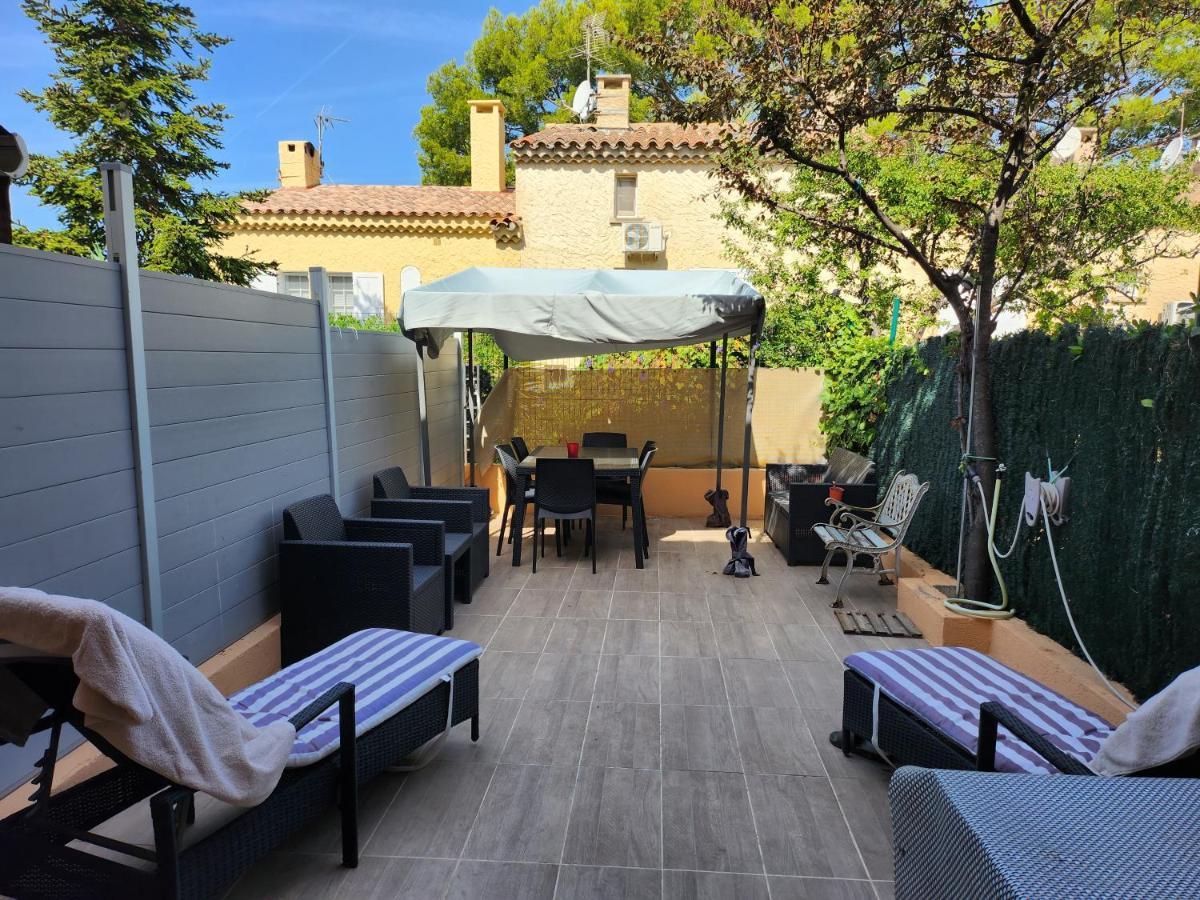 Petit Coin De Paradis Au Soleil Pres De La Mer Saint-Cyr-sur-Mer Bagian luar foto